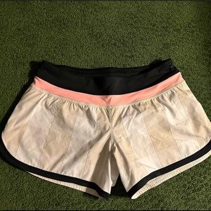 Lululemon Shorts sz 6